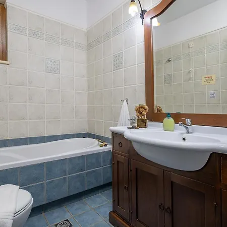 Eleftheria Private Pool/garden/view/3bdrms/3.5bthrms Villa