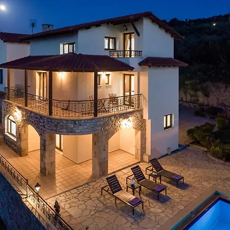 Villa Eleftheria Private Pool/garden/view/3bdrms/3.5bthrms Platanés