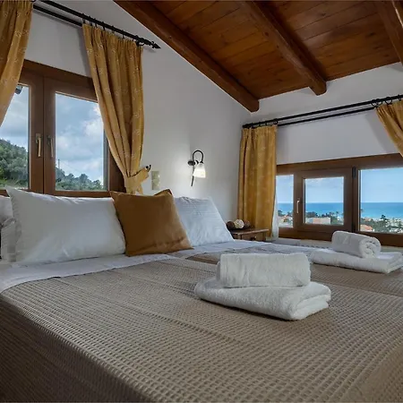 Eleftheria Private Pool/garden/view/3bdrms/3.5bthrms *