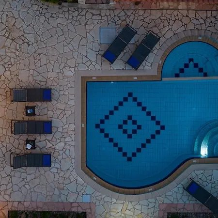 Eleftheria Private Pool/garden/view/3bdrms/3.5bthrms Villa Platanés